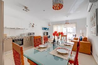 Bild från Prime Location Apartment with Side Seaviews, Hotell på Malta